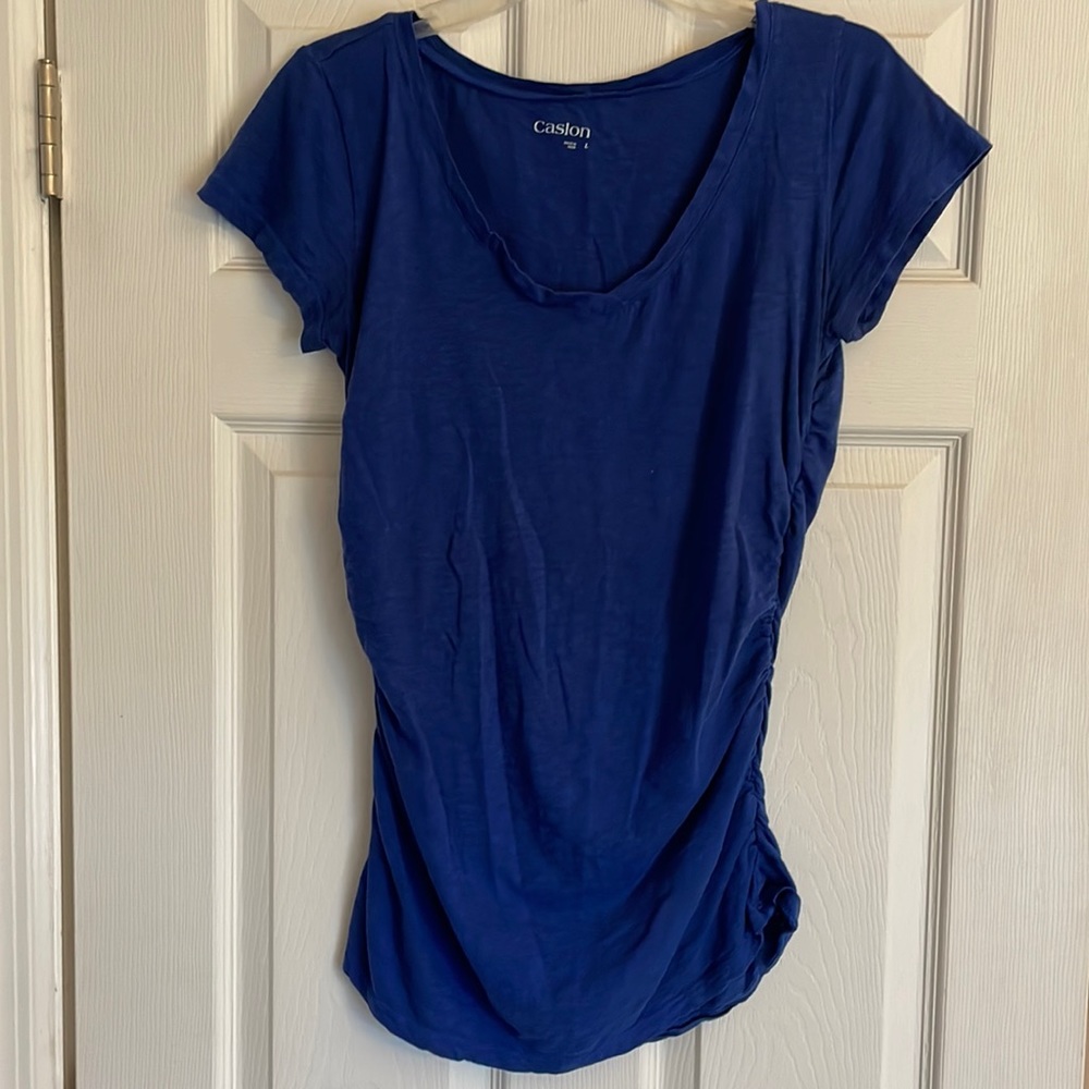 Blue v neck maternity tshirt, fitted